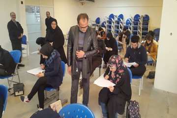 بازدید رئیس دانشگاه از جلسه امتحانات